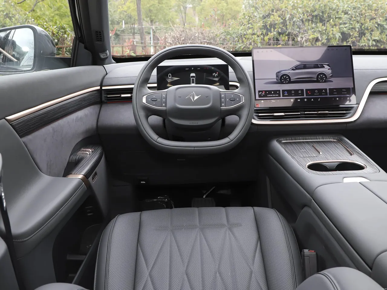 eπ008 2025 Model 210Ultra Ruyi Edition, 5-Seater 15