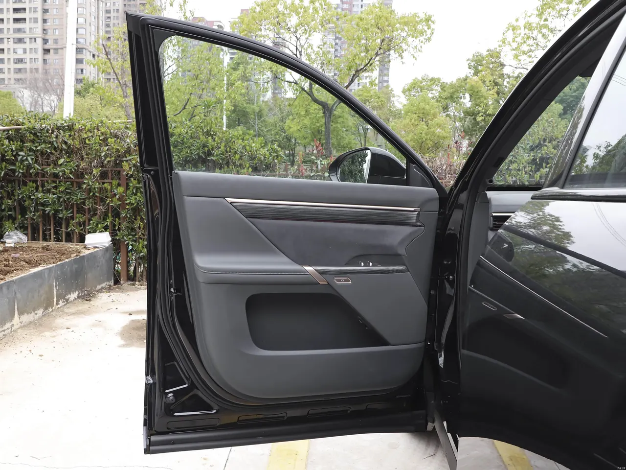 eπ008 2025 Model 210Ultra Ruyi Edition, 5-Seater 12