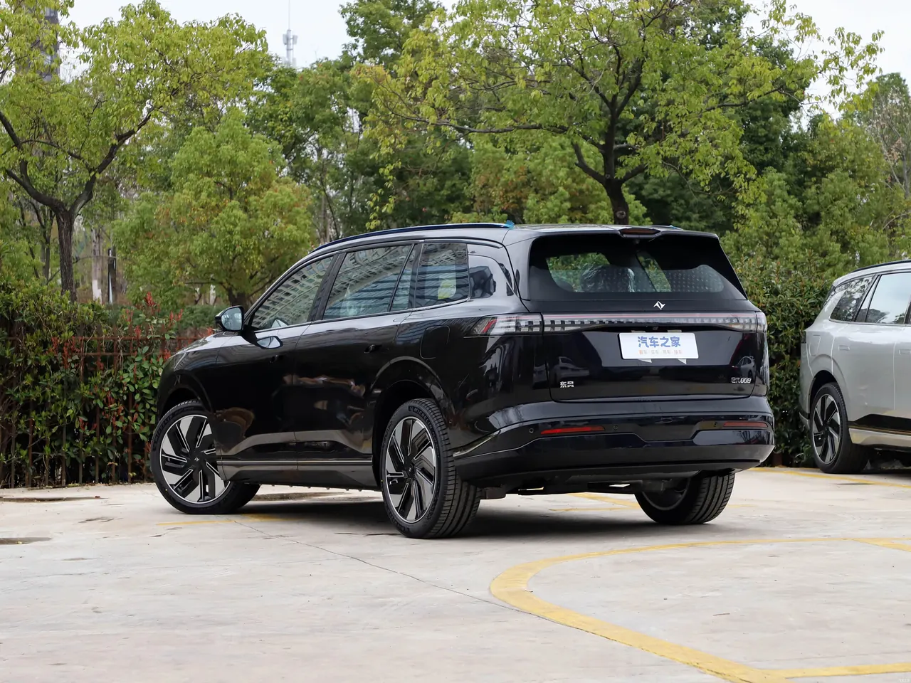 eπ008 2025 Model 210Ultra Ruyi Edition, 5-Seater 5