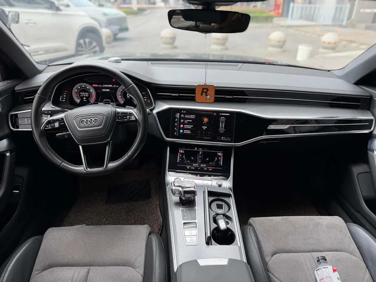 Audi A6L 2022 40 TFSI Deluxe Dynamic 4