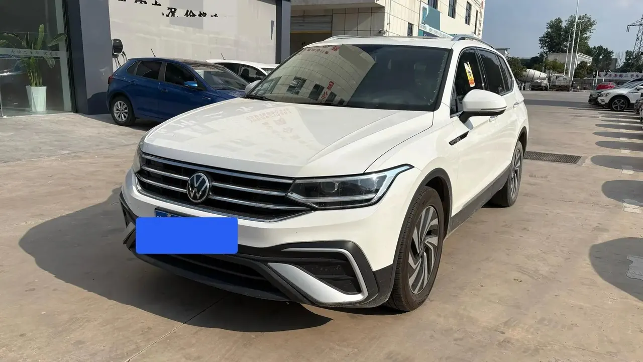 Tiguan L 2022 330TSI Automatic Two-Drive Smart Edition - View 1