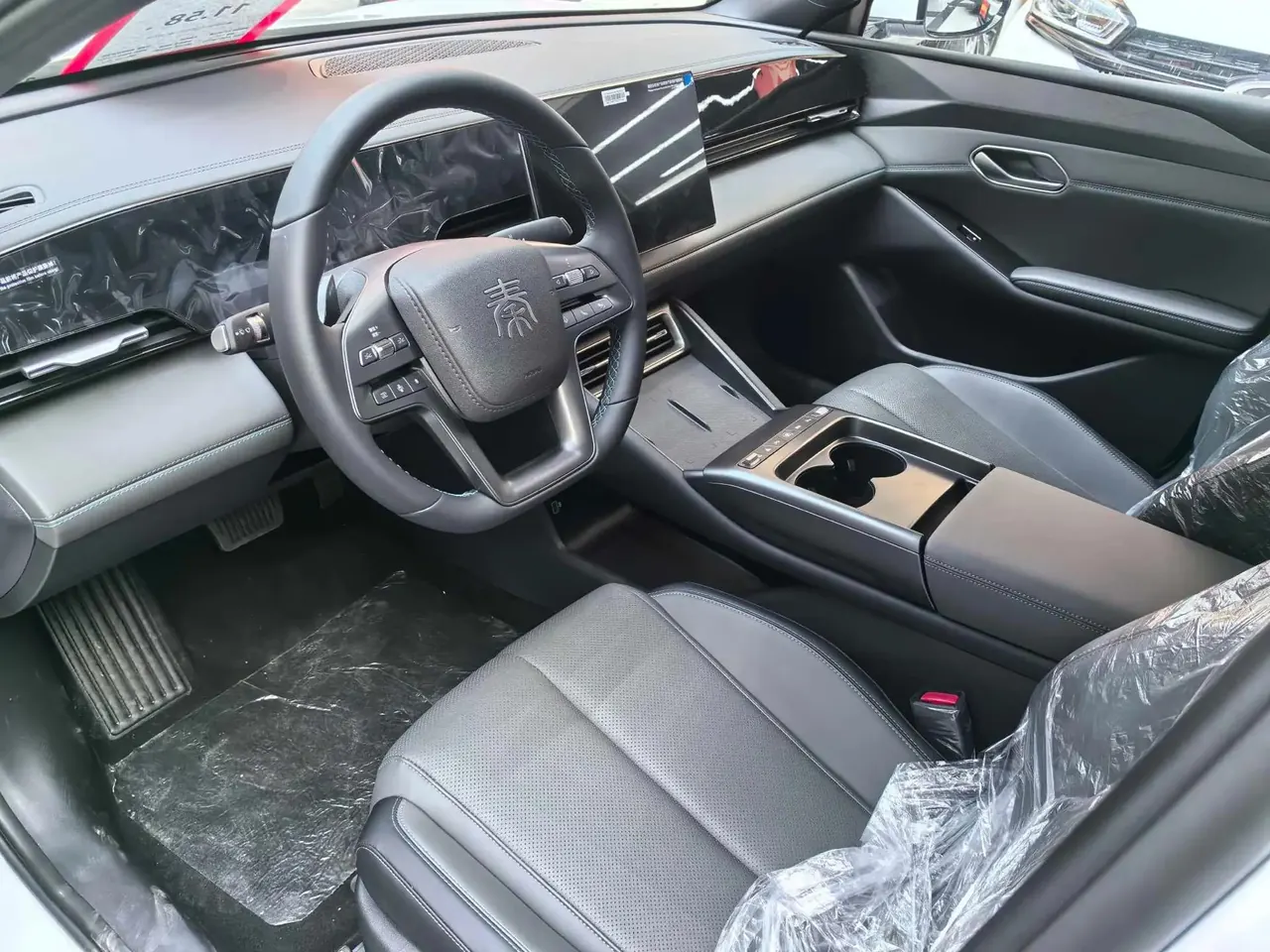 BYD 2025 Qin L EV 545KM Exceed automatic gear 3