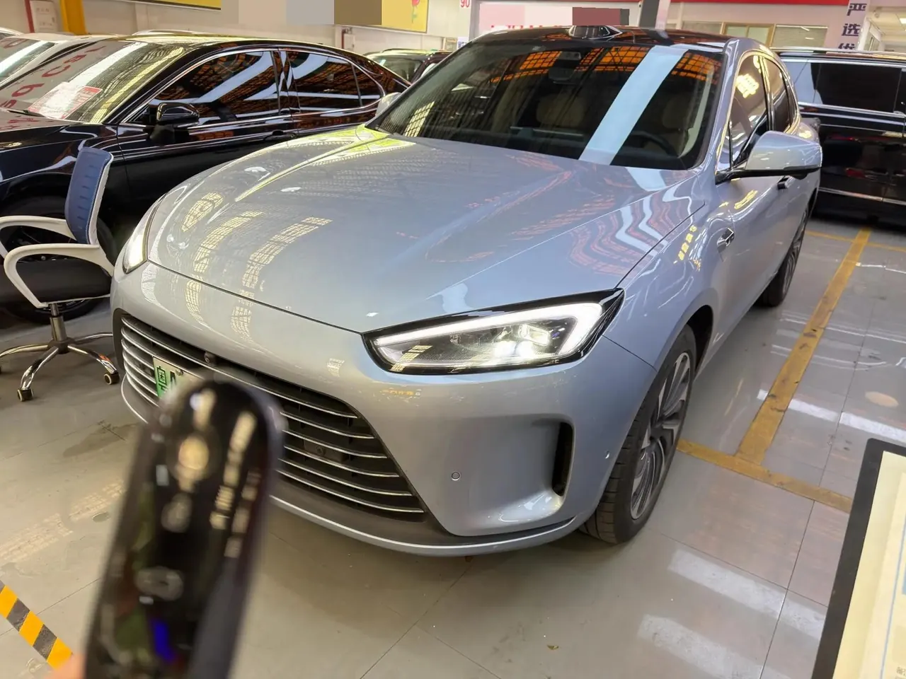 AITO 2023 AITO M5 Range-Extended Rear-Wheel-Drive Intelligent Driving Version Automatic - View 1