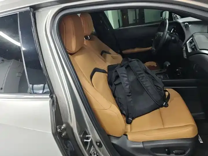 Lexus UX 2020 260h Exploration and Fun Edition 25