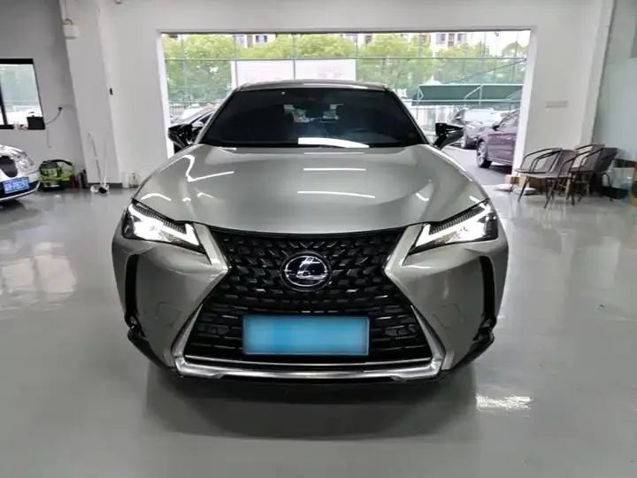 Lexus UX 2020 260h Exploration and Fun Edition 3