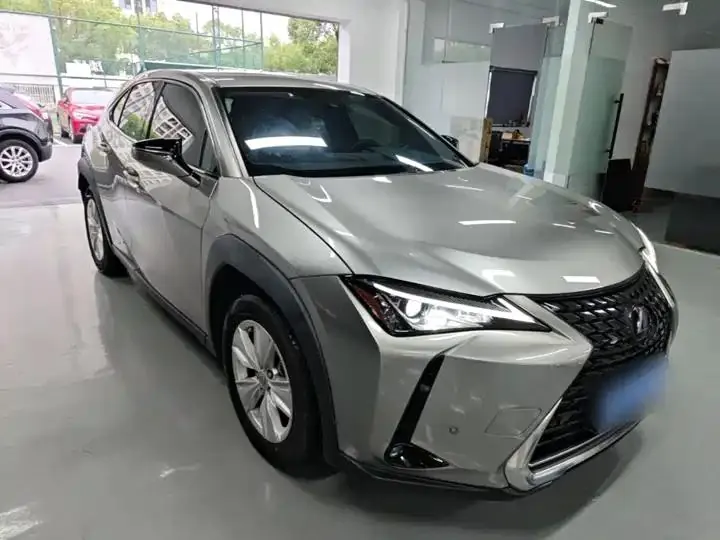 Lexus UX 2020 260h Exploration and Fun Edition 4