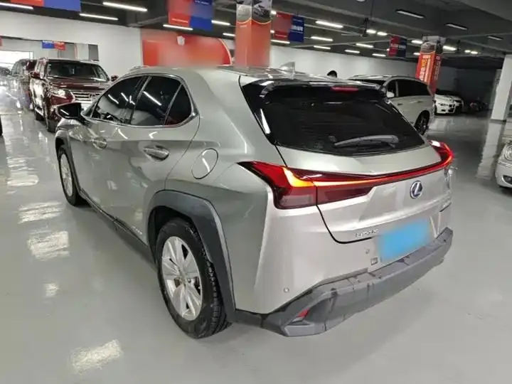 Lexus UX 2020 260h Exploration and Fun Edition 5