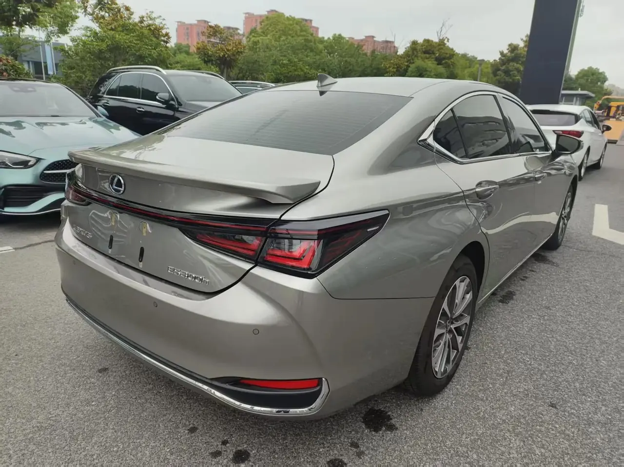 Lexus ES (Imported) 2025 ES200 2.0 CVT Prestige Edition Automatic 5