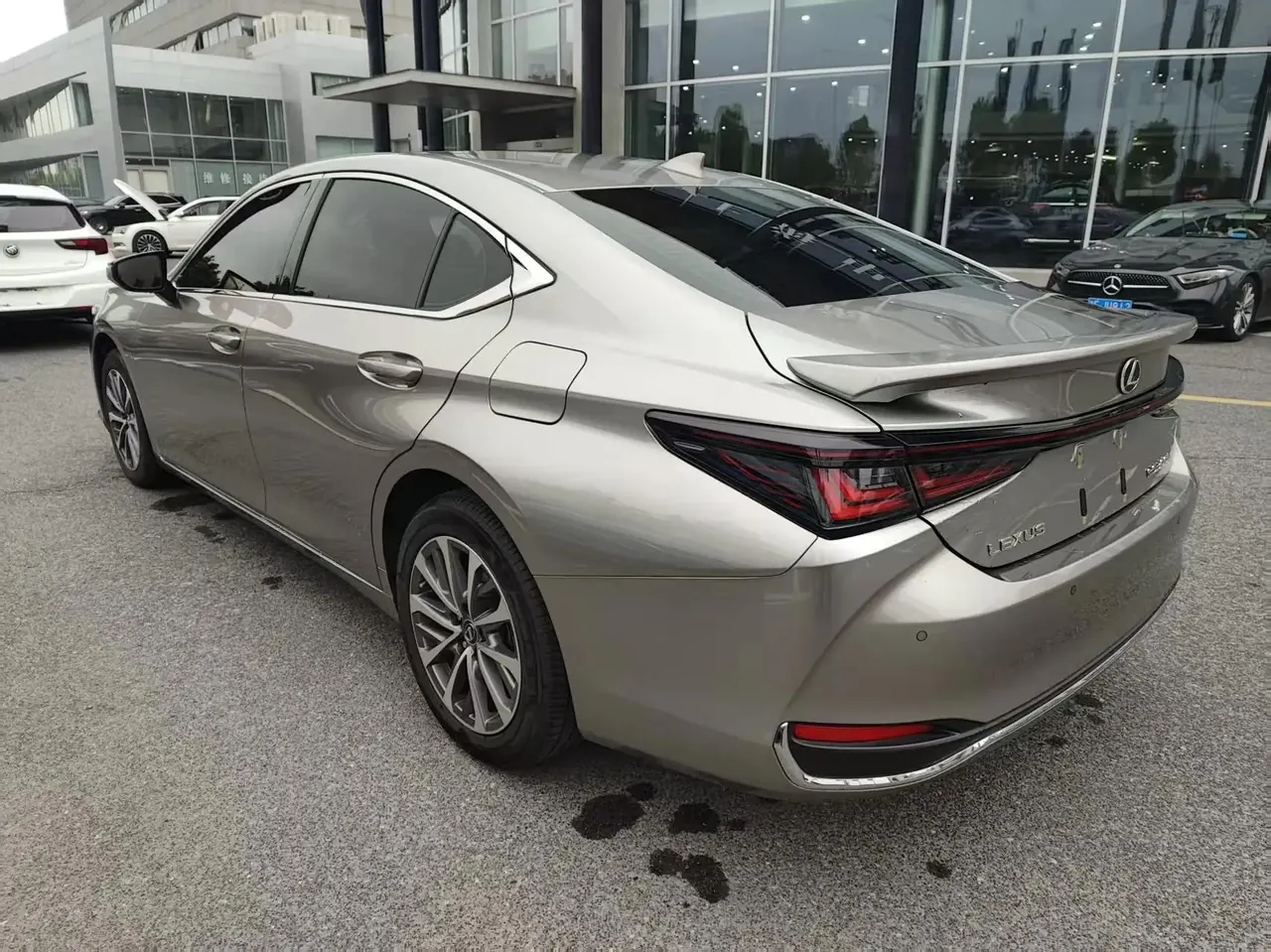 Lexus ES (Imported) 2025 ES200 2.0 CVT Prestige Edition Automatic 6