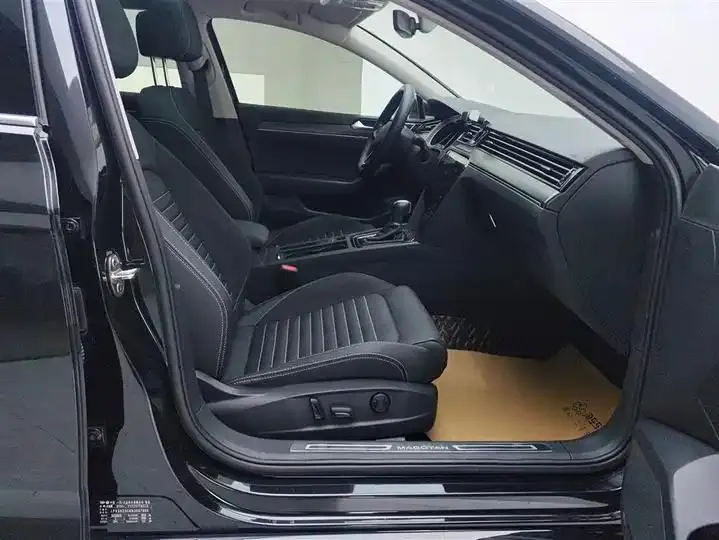 Magotan 2020 330TSI DSG Leading Edition 8