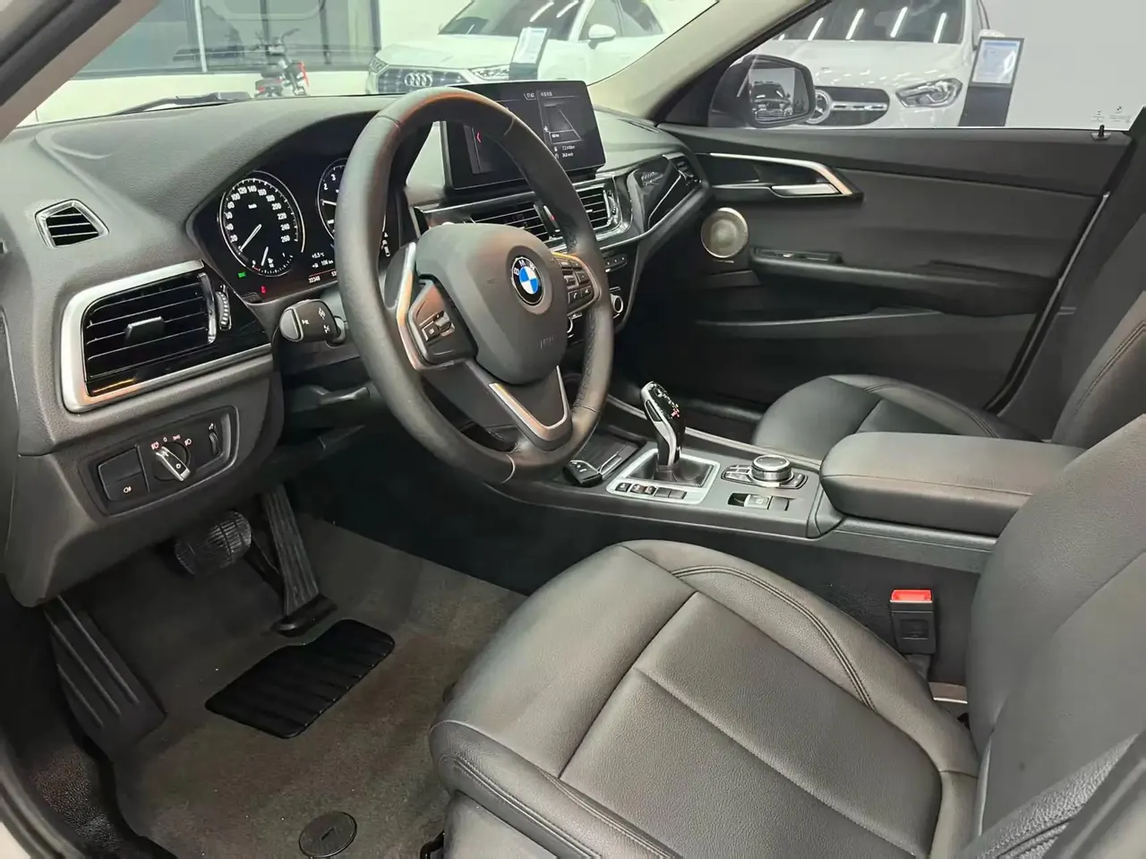 BMW 1 Series 2022 120i M Sports Edition 6