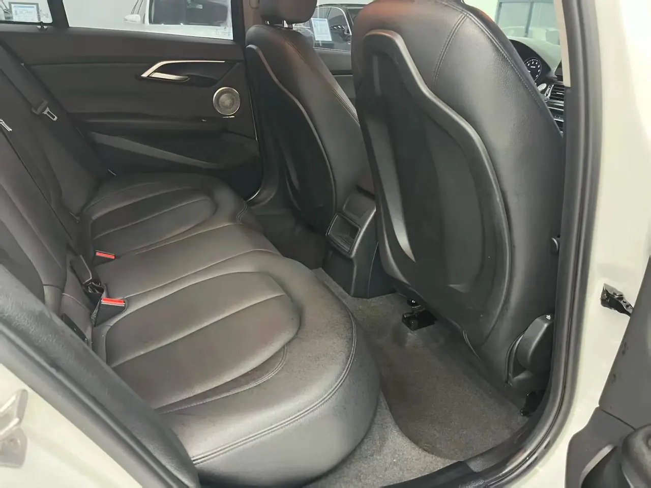BMW 1 Series 2022 120i M Sports Edition 9