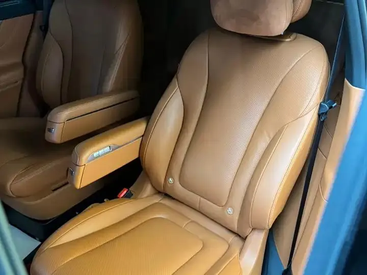 AITO M9 2024 extended range Max version 42kWh 6-seat version 12