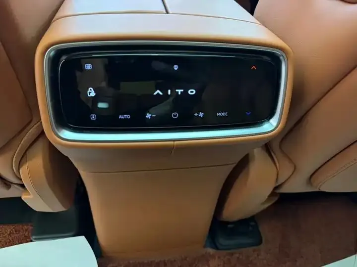 AITO M9 2024 extended range Max version 42kWh 6-seat version 21