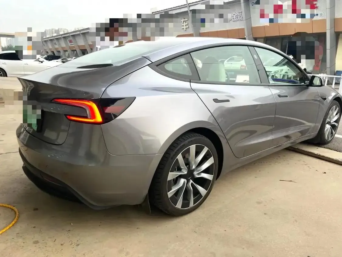 Tesla 2025 Model 3 Long Endurance All-Wheel Drive Edition (Changed) Automatic Gear 3