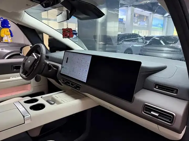 Li MEGA 2024 Ultra 12