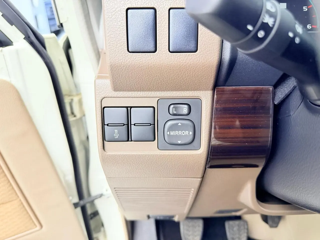 Toyota Land Cruiser (Imported) 2025 LC76 2.8T Manual Diesel 40th Anniversary Manual Gear 12