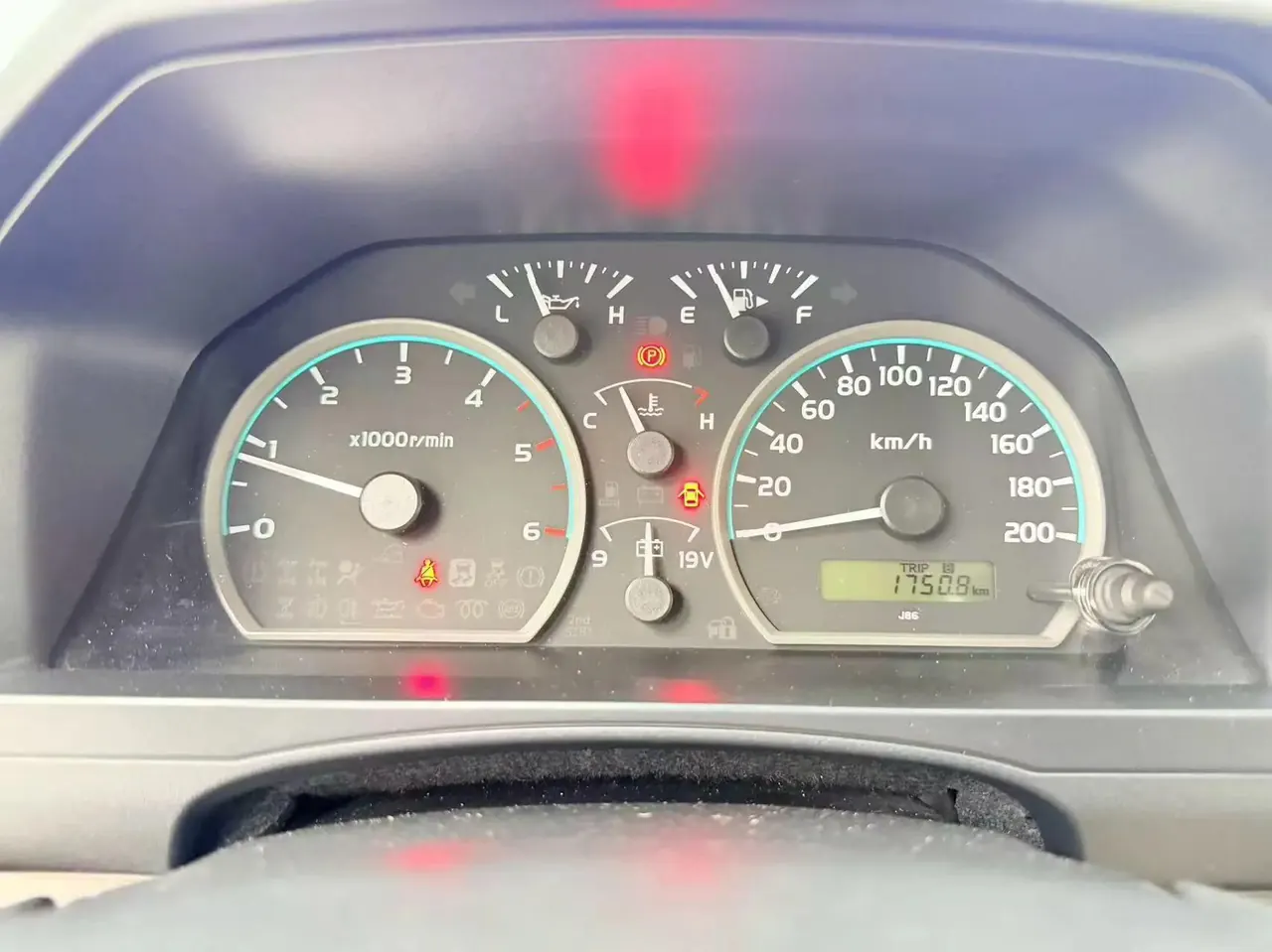 Toyota Land Cruiser (Imported) 2025 LC76 2.8T Manual Diesel 40th Anniversary Manual Gear 15