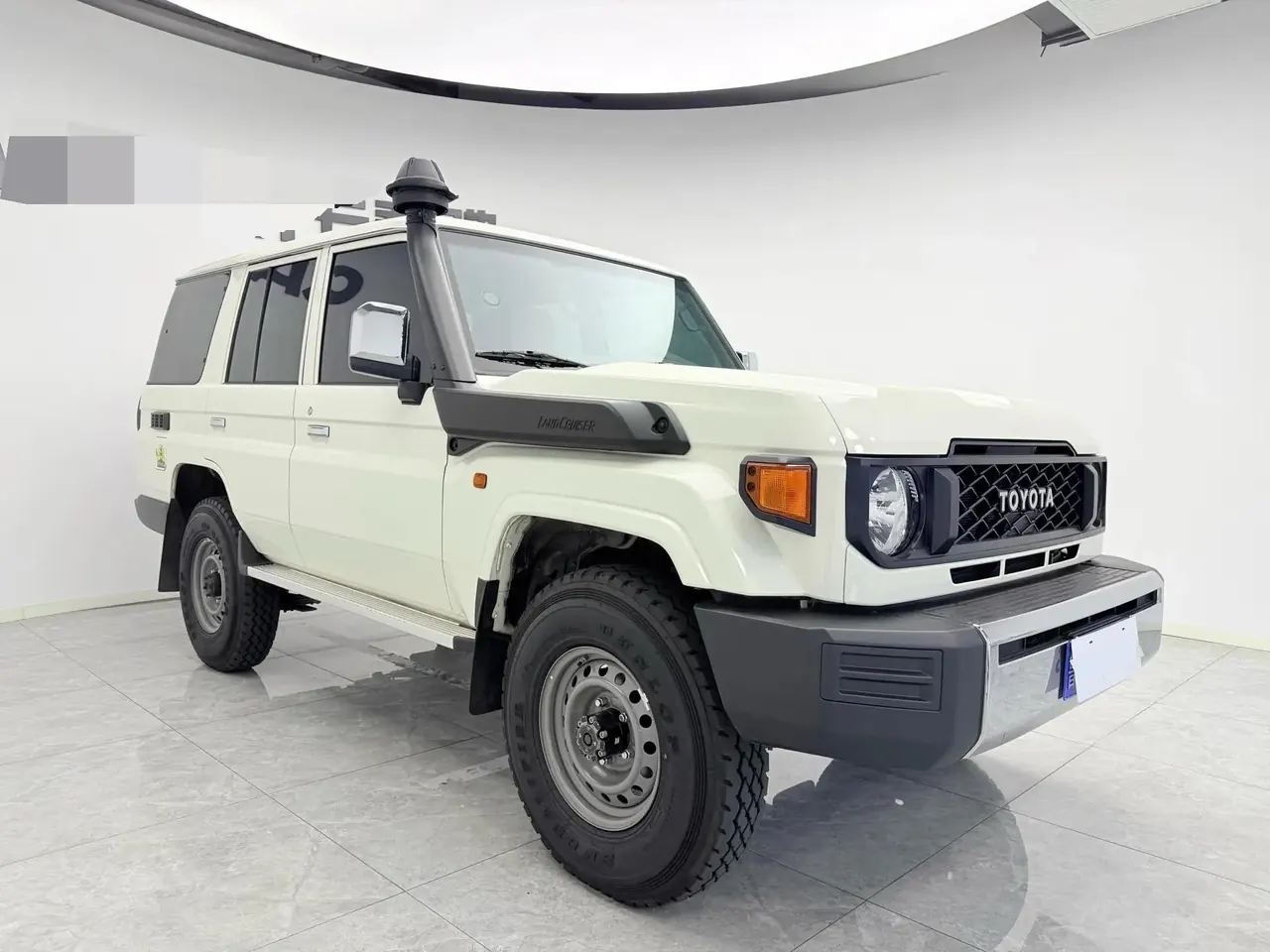 Toyota Land Cruiser (Imported) 2025 LC76 2.8T Manual Diesel 40th Anniversary Manual Gear 3