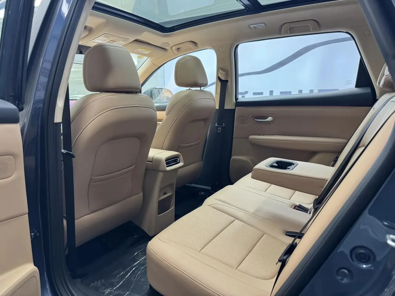 LanDian 2025 LanDian E5 PLUS 1.5 Stepless 165km Long Endurance First Edition 5-seat Automatic Gear 6