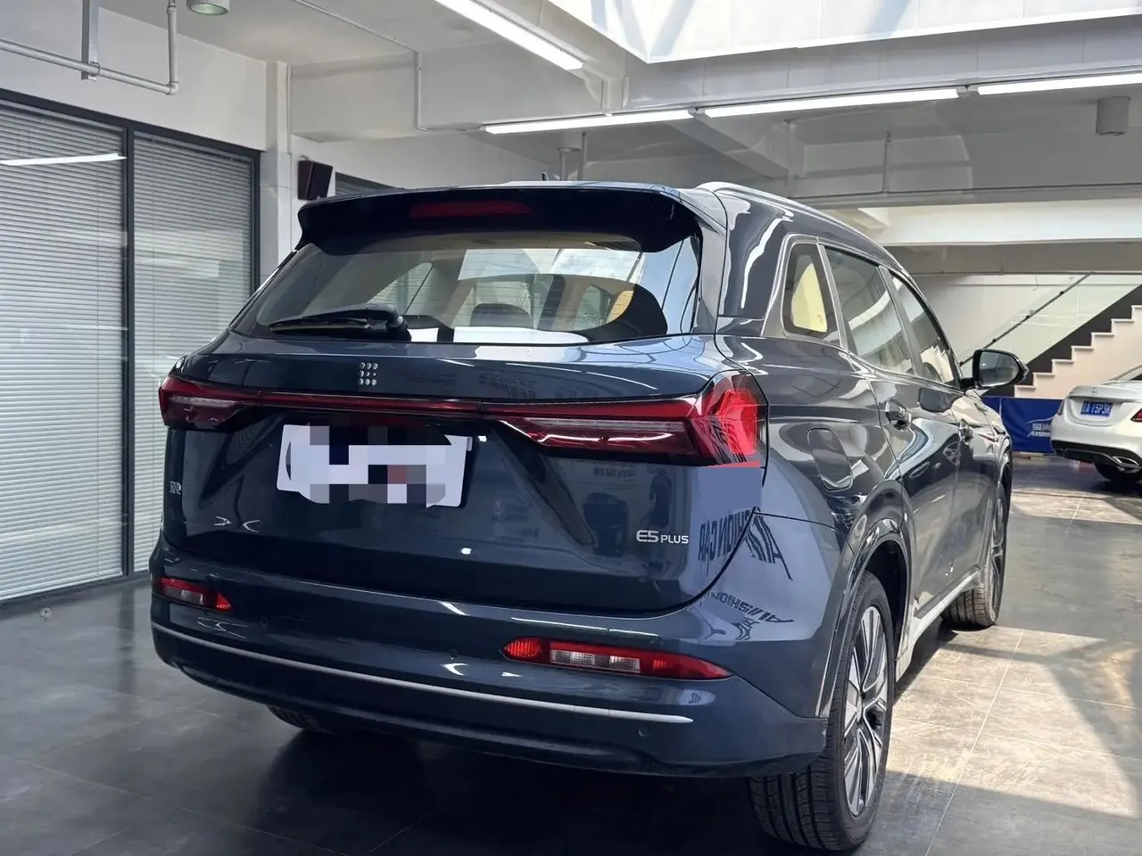 LanDian 2025 LanDian E5 PLUS 1.5 Stepless 165km Long Endurance First Edition 5-seat Automatic Gear 9