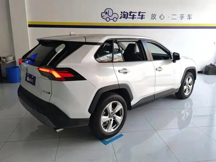 RAV4 Rongfeng 2021 2.0L CVT Two-Drive Fashion PLUS Edition 3