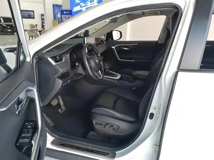 RAV4 Rongfeng 2021 2.0L CVT Two-Drive Fashion PLUS Edition 9