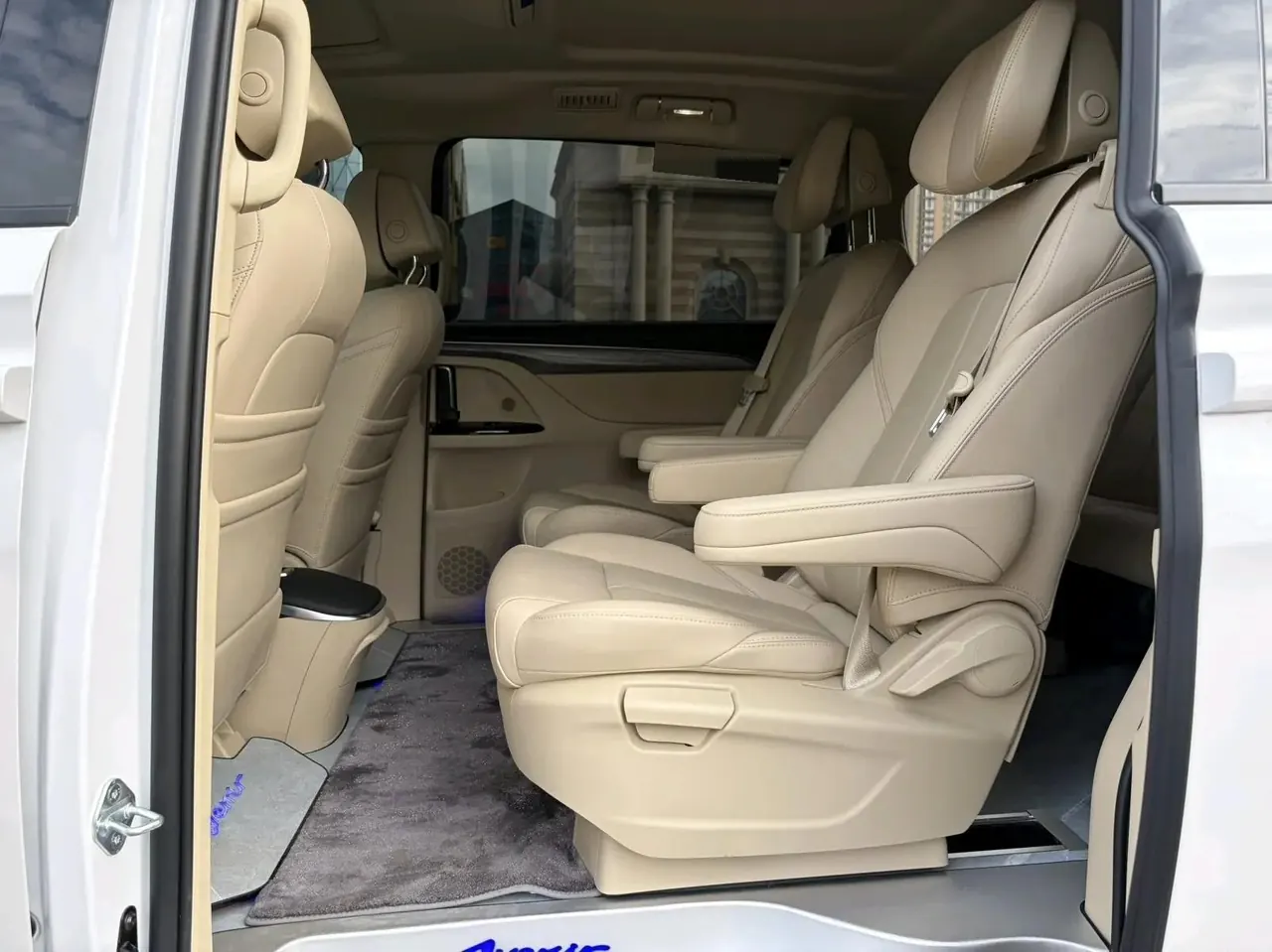 Buick 2025 GL8 Lu Shang 1.5T Smart Edition 7-seat Automatic Gear 8