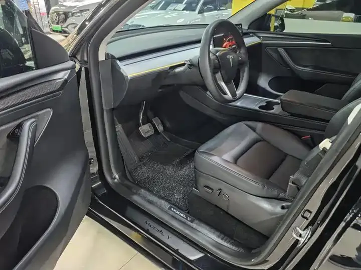 Model Y 2023 long-range all-wheel drive 4