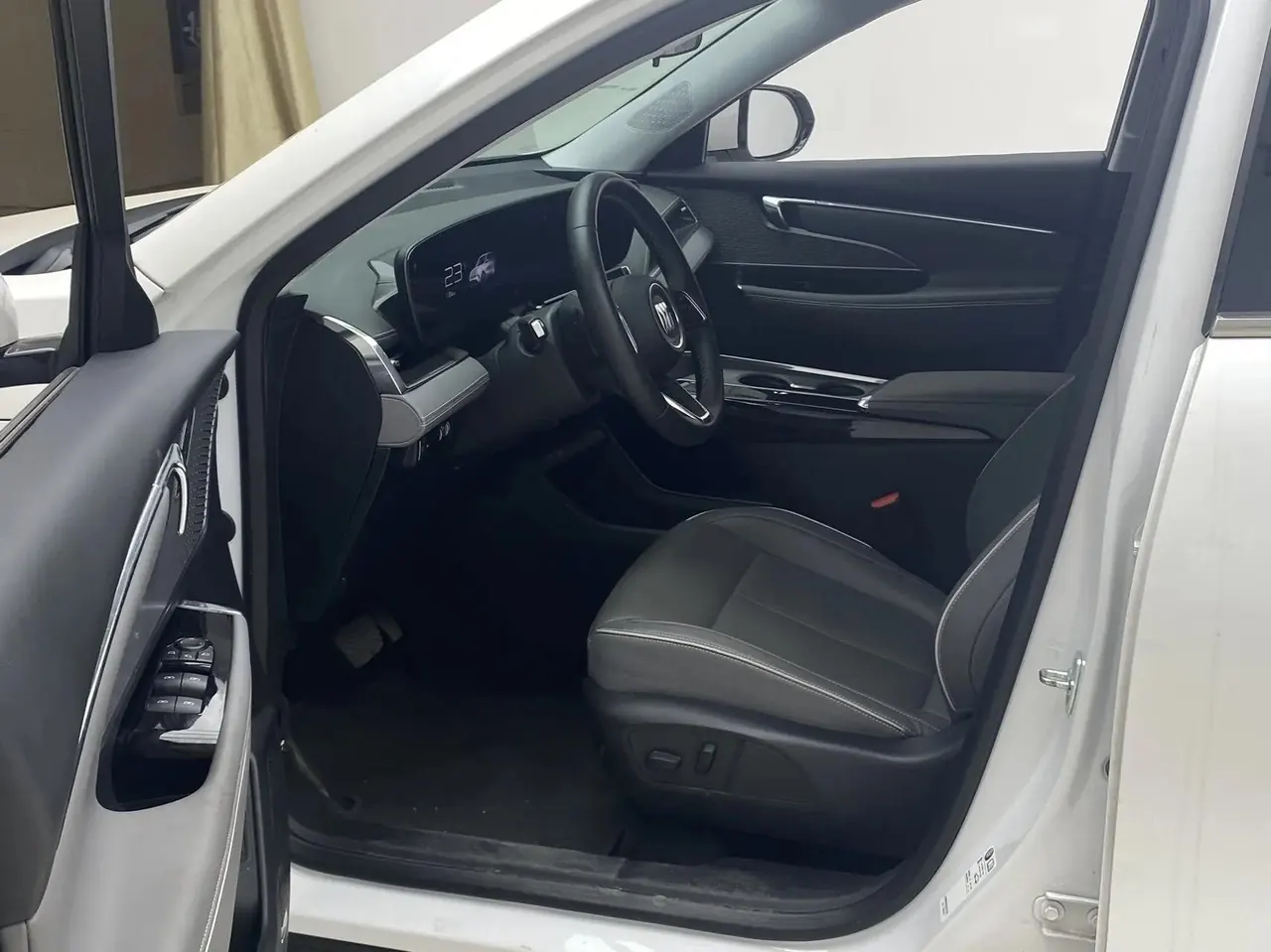 Buick 2025 Model E5 620km Prestige Edition Automatic 4