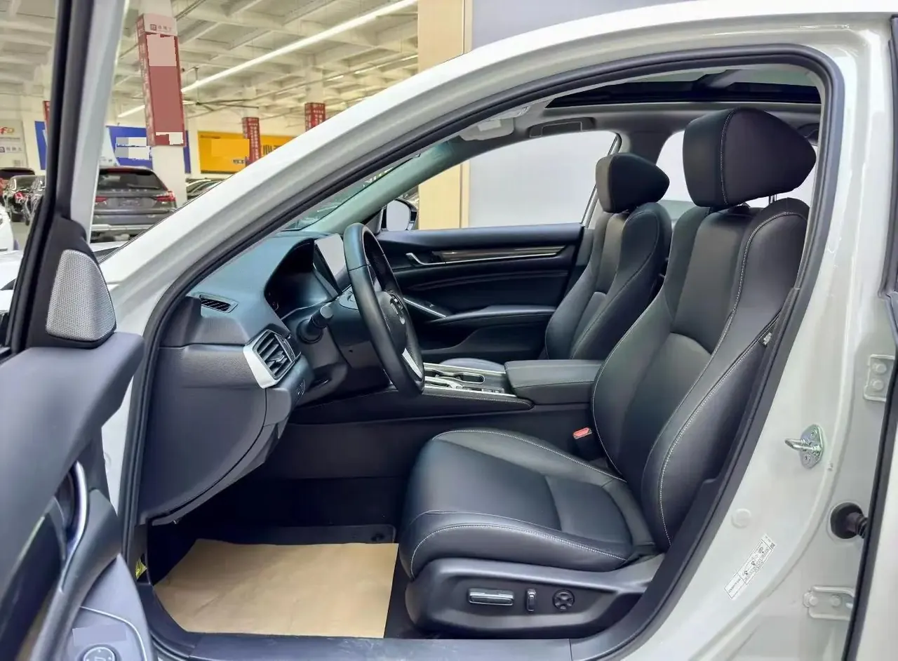 Accord 2022 260TURBO Magic Night Premium Edition 2