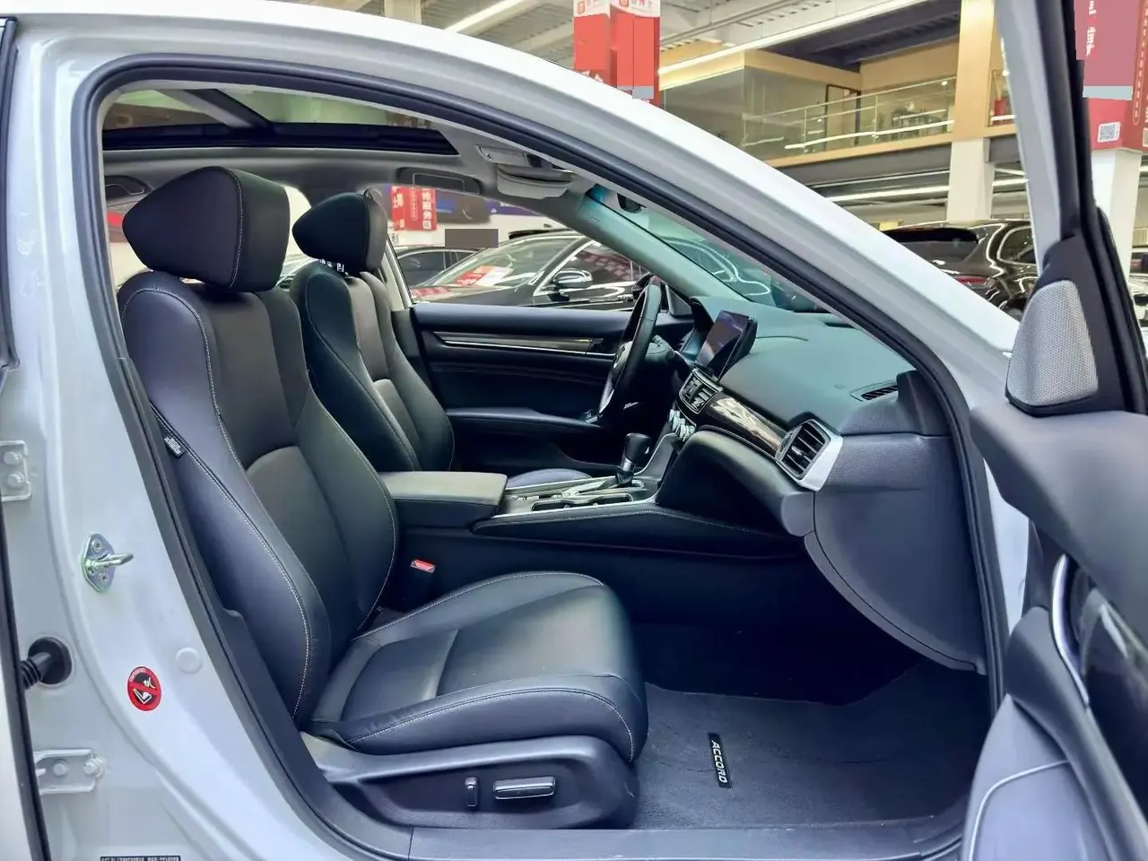 Accord 2022 260TURBO Magic Night Premium Edition 3
