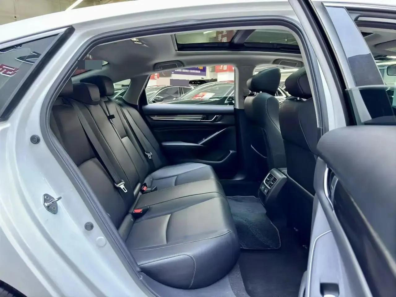 Accord 2022 260TURBO Magic Night Premium Edition 4
