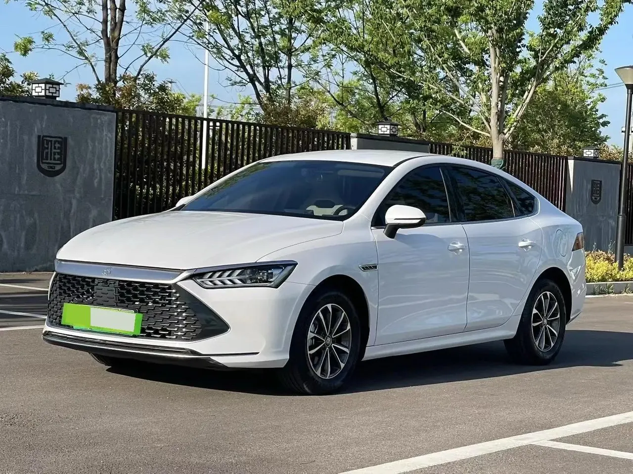 Open image lightbox: BYD 2024 Qin PLUS DM-i 1.5 CVT Glory Edition 55KM Prestige Automatic