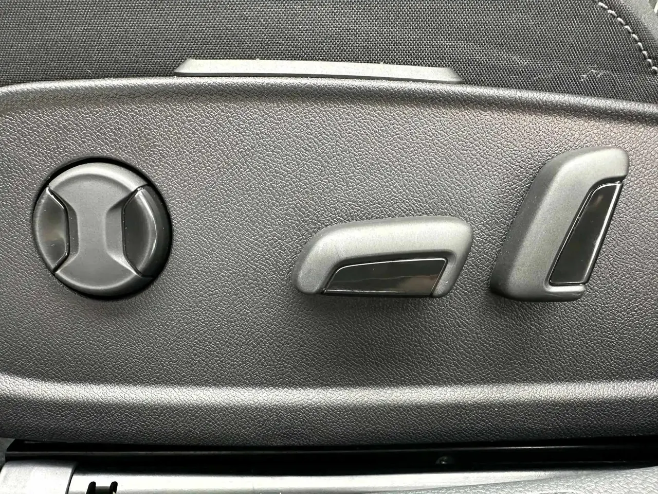 Volkswagen 2023 Golf 8 R-Line 1.4TSI 280TSI Lite Automatic 13