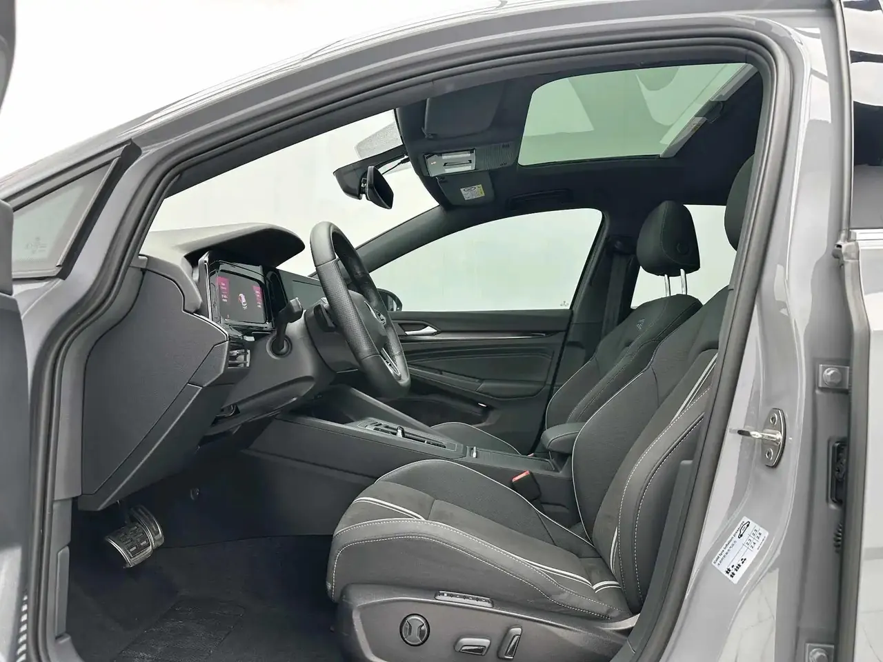 Volkswagen 2023 Golf 8 R-Line 1.4TSI 280TSI Lite Automatic 5