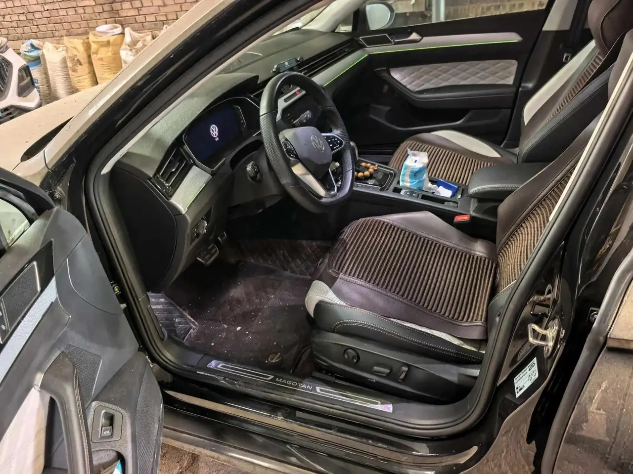 Magotan 2022 330TSI DSG Basic 3