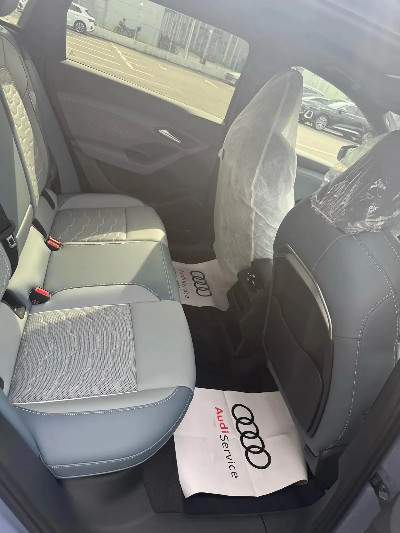 Audi 2025 Q6L e-tron Long Endurance Edition Automatic Gear 10