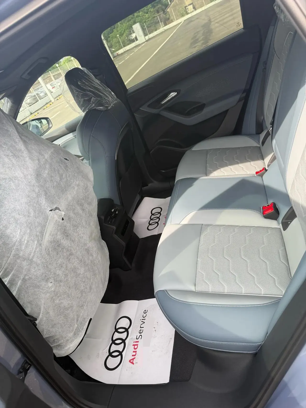 Audi 2025 Q6L e-tron Long Endurance Edition Automatic Gear 4