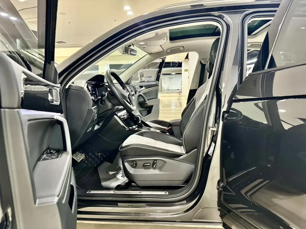Tan Yue X 2020 330TSI Two-Drive Distinguished Zhilian Edition 4