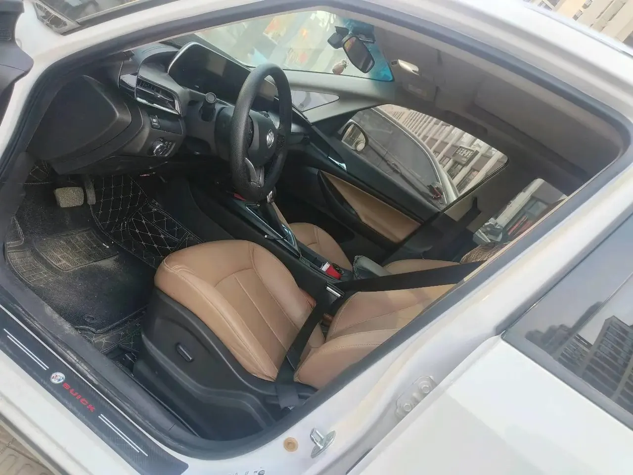 Buick GL6 2021 323T Light Hybrid Interconnected Luxury Model 6