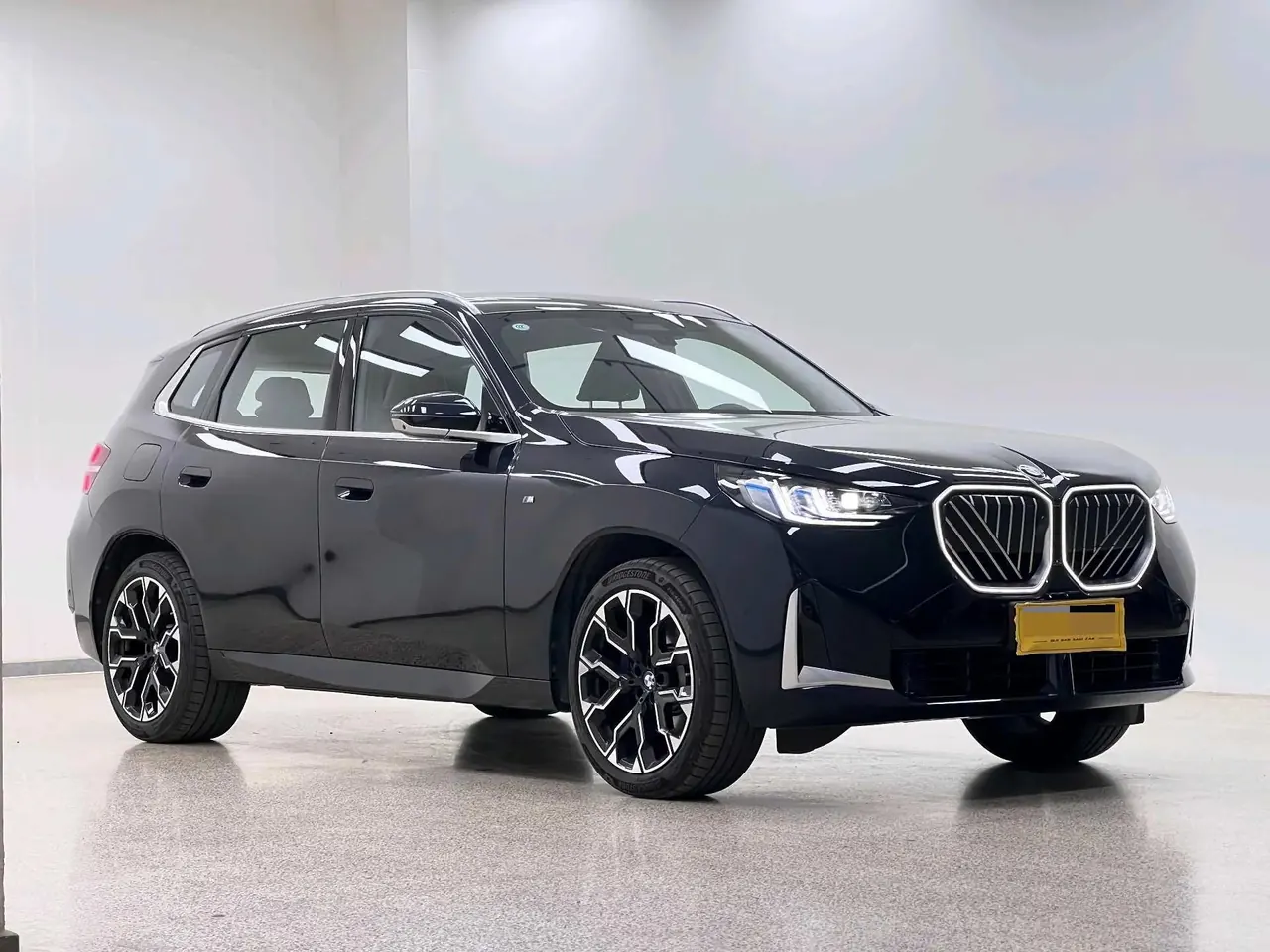 BMW 2025 X3 xDrive30L 2.0T Luxury Model M Sport Package Automatic 3