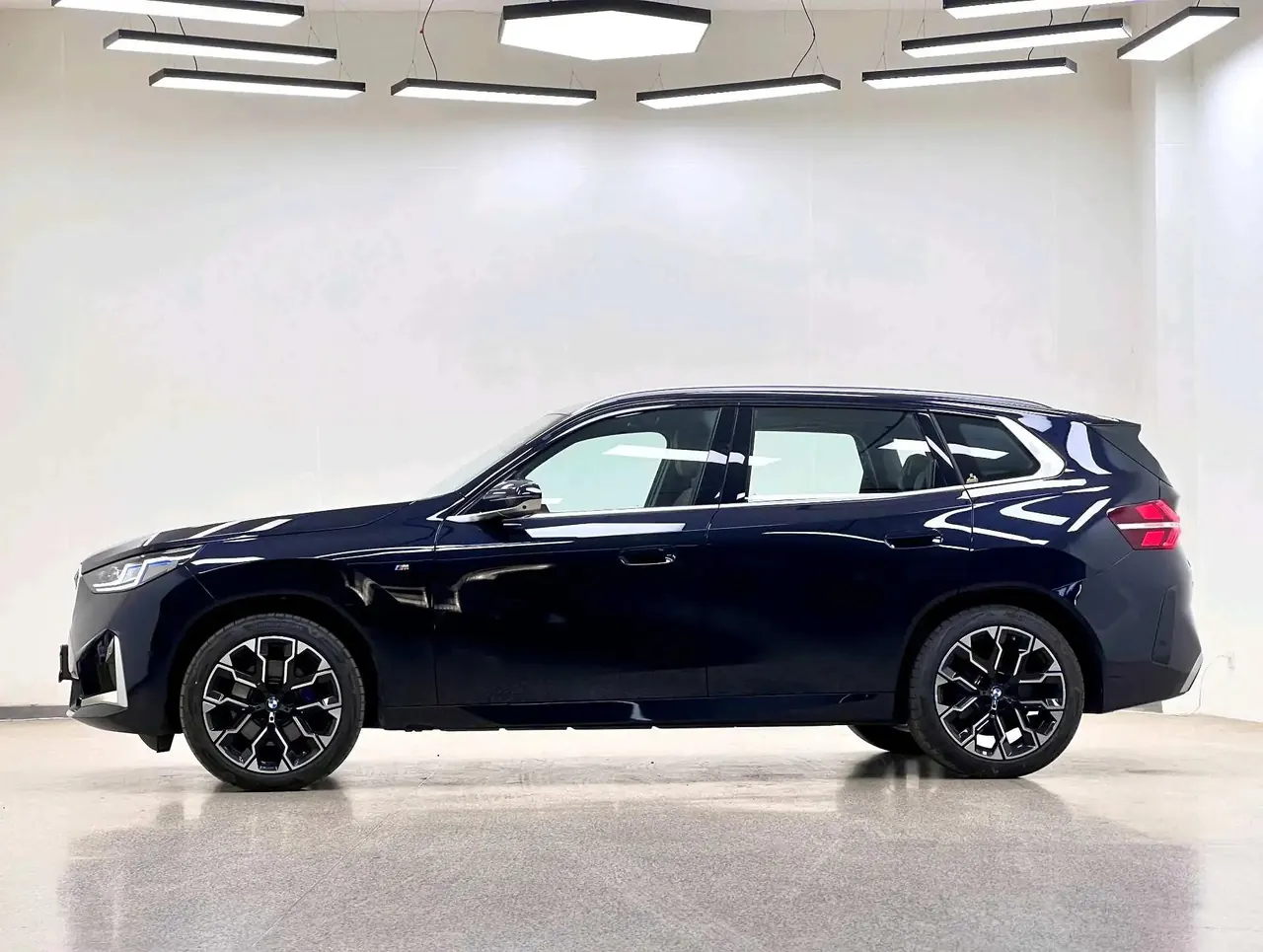 BMW 2025 X3 xDrive30L 2.0T Luxury Model M Sport Package Automatic 4