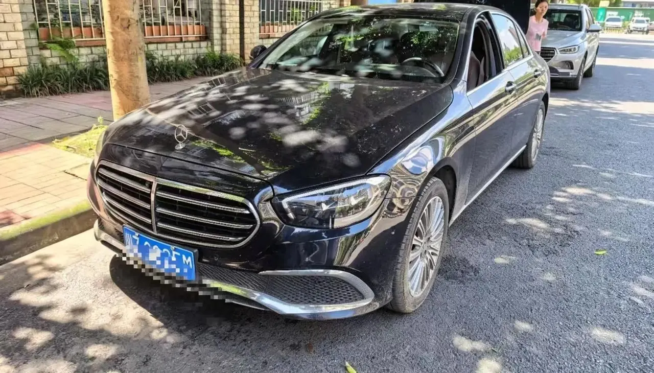 Mercedes Benz E-Class 2023 E 300 L Sport & Stylish Edition - View 1