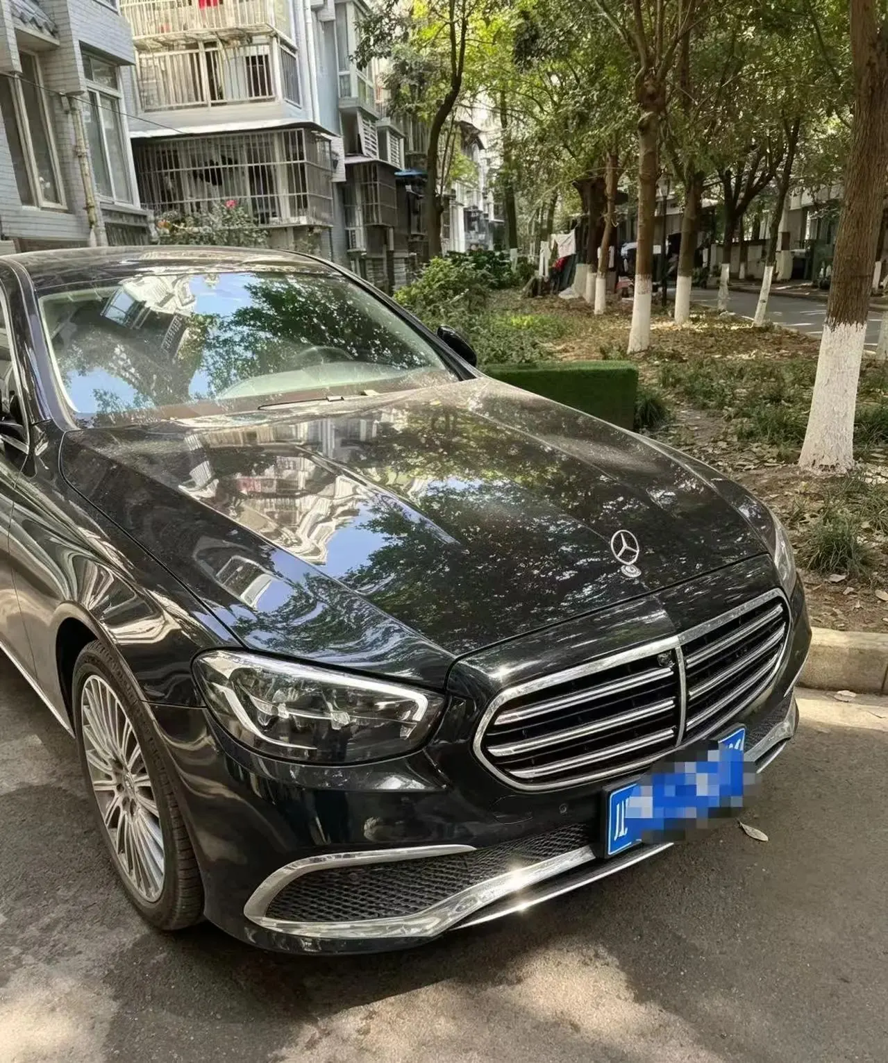 Mercedes Benz E-Class 2023 E 300 L Sport & Stylish Edition 4