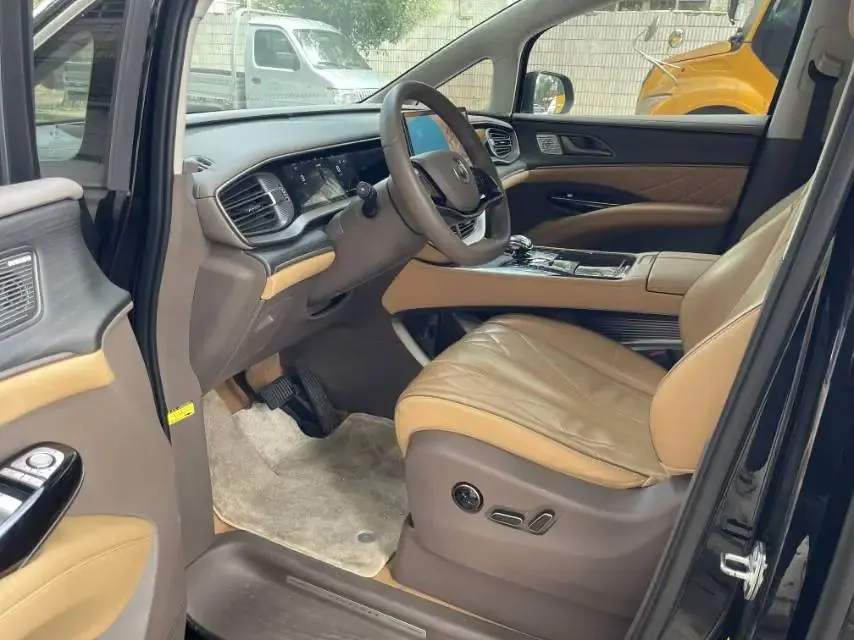Denza D9 2022 DM-i 970 Four-Wheel-Drive Prestige Model 4