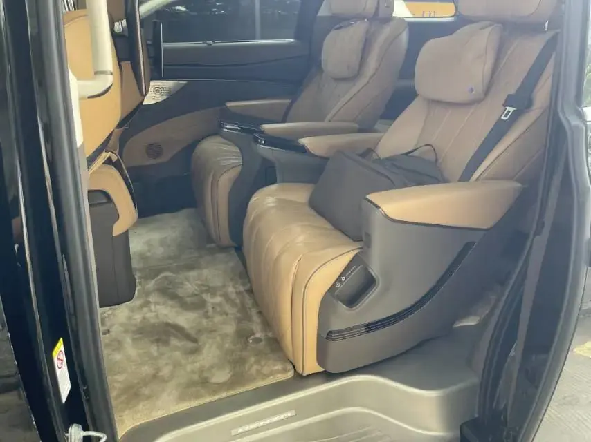Denza D9 2022 DM-i 970 Four-Wheel-Drive Prestige Model 5