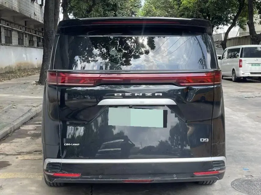 Denza D9 2022 DM-i 970 Four-Wheel-Drive Prestige Model 7