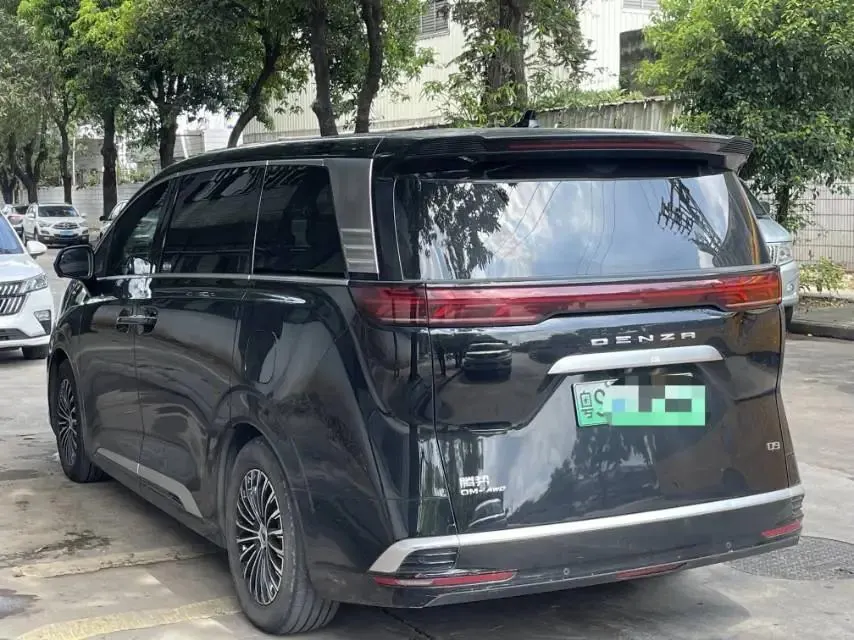 Denza D9 2022 DM-i 970 Four-Wheel-Drive Prestige Model 8