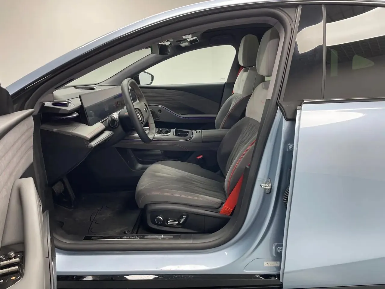 Geely Galaxy 2025 E 8 620km 4-wheel drive starship laser Radar smart drive version automatic gear 8
